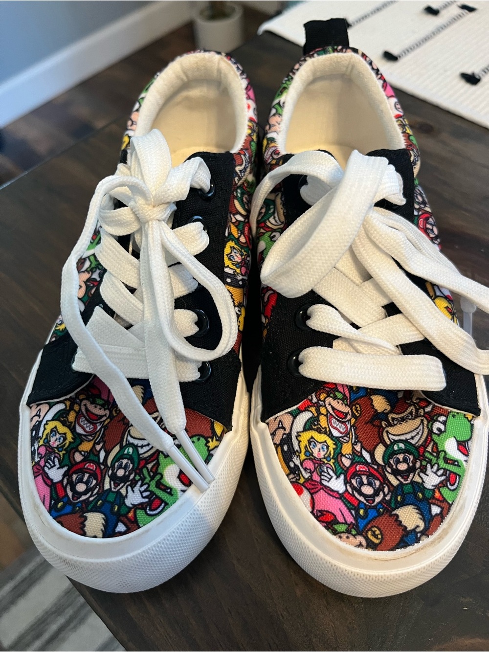 Super Mario Kids Black Canvas Lace-Up Sneakers brand new size 13c